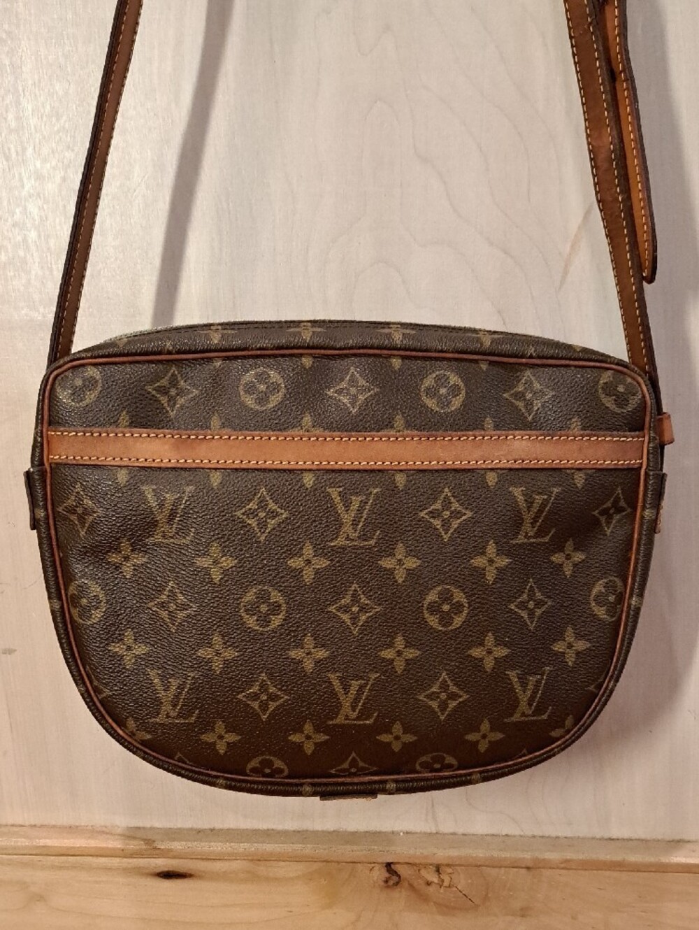 Louis Vuitton Jeune Fille GM Crossbody - Picture 3 of 16